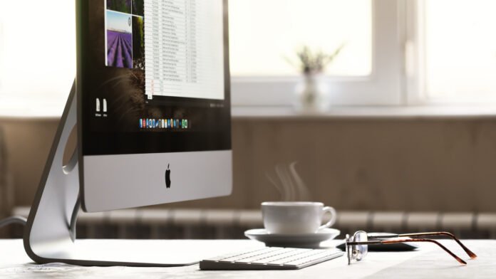 MC Mini vs. iMac Which Reigns Supreme